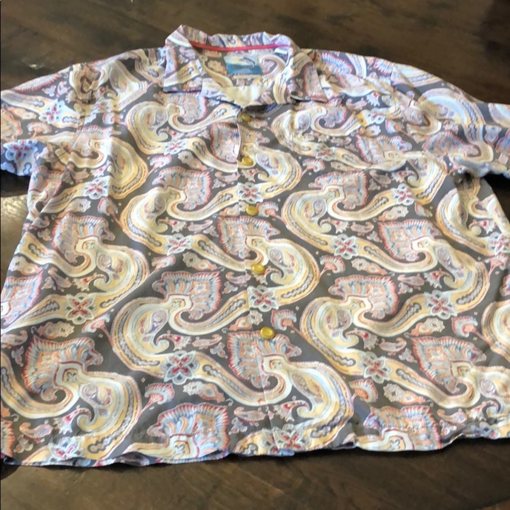 Tommy Bahama island modern fit size extra large